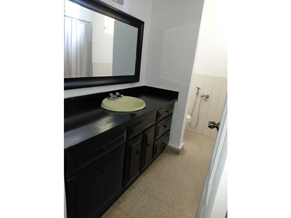 ALQUILER DE APARTAMENTO EN VIA ARGENTINA, 6TO PISO, 4 HAB 1 BAÑO — foto 4