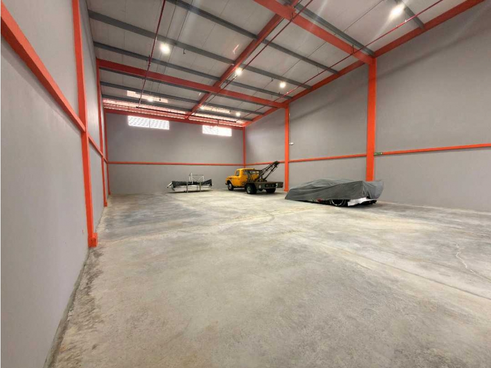 ALQUILER DE BODEGA EN DAVID 300 METROS CON GARITA DE SEGURIDAD - 4