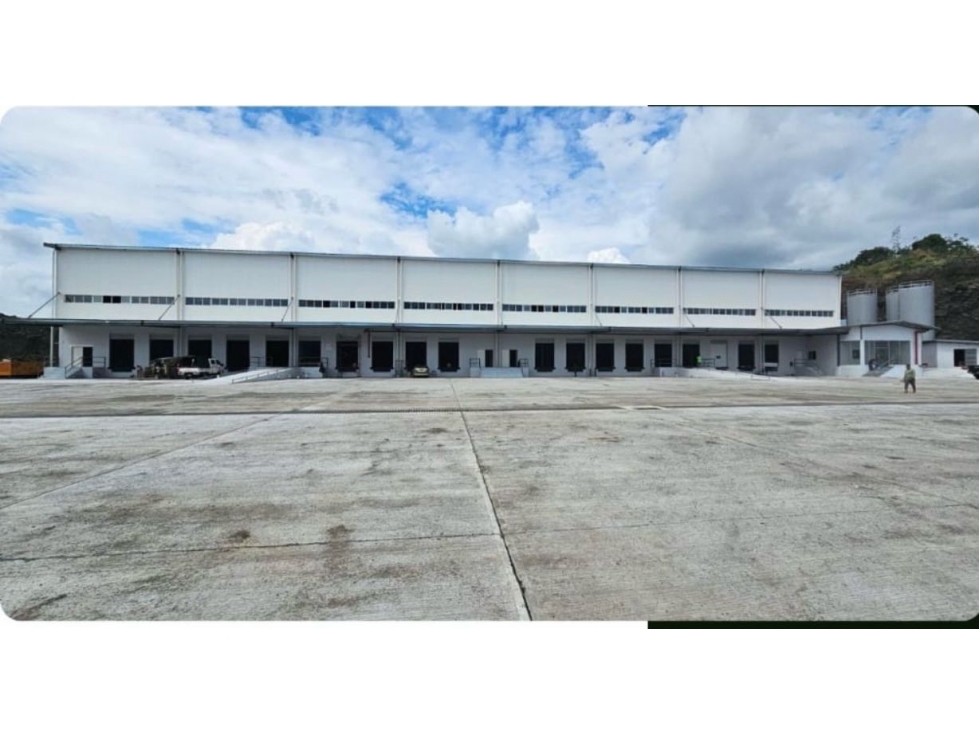 ALQUILER DE BODEGA EN UBICACION ESTRATEGICA CENTENARIO 2200m2 JP - 2