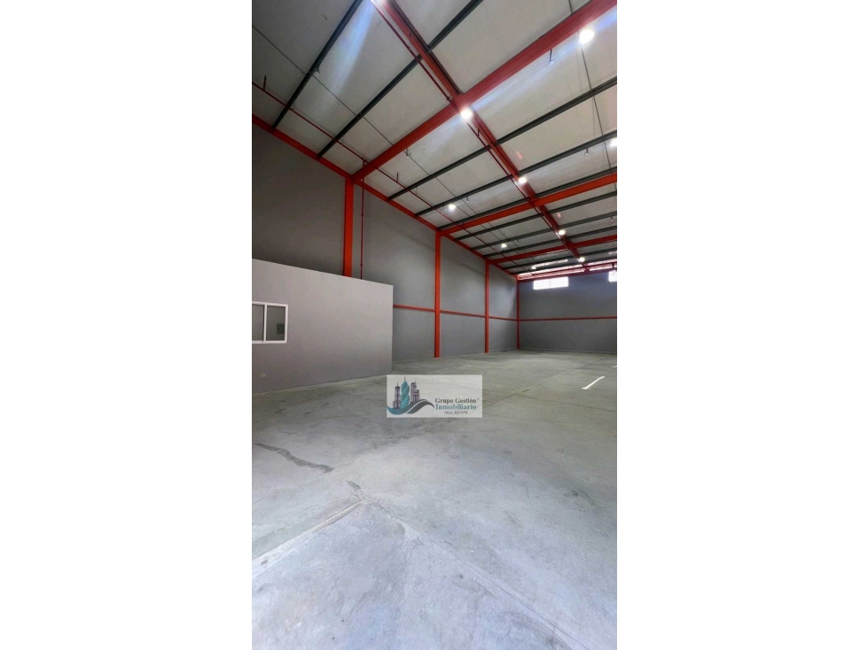 ALQUILER DE BODEGA EN DAVID 300METROS Y ALTURA 9 METROS - 3