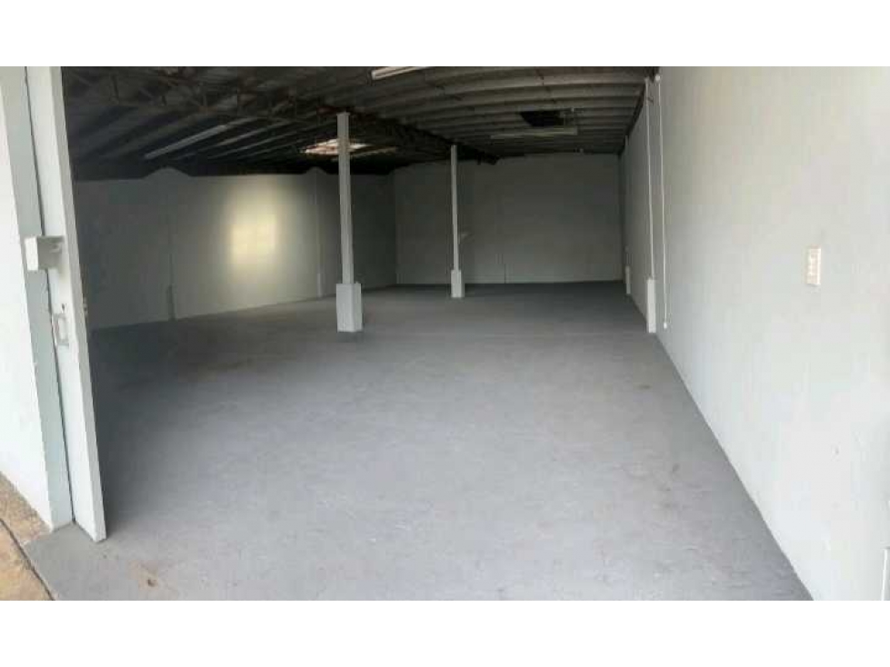 Alquiler de Bodega a nivel de piso en Miraflores Betania. Cod-J119 - 3