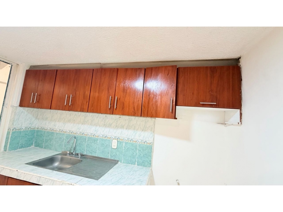 ALQUILER DE CASA 2 PISOS CON PARQ CARRO BARRIO MANANTIALES EN ARMENIA - 2