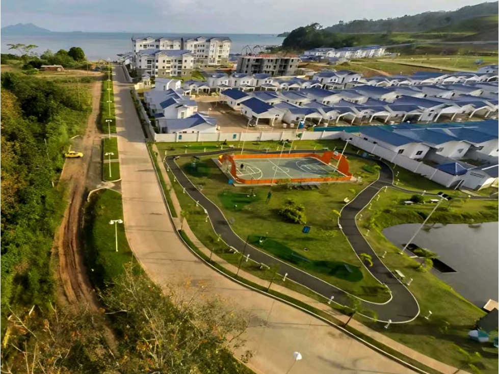ALQUILER DE CASA 2 PISOS EN PLAYA DORADA CERCADA - 3