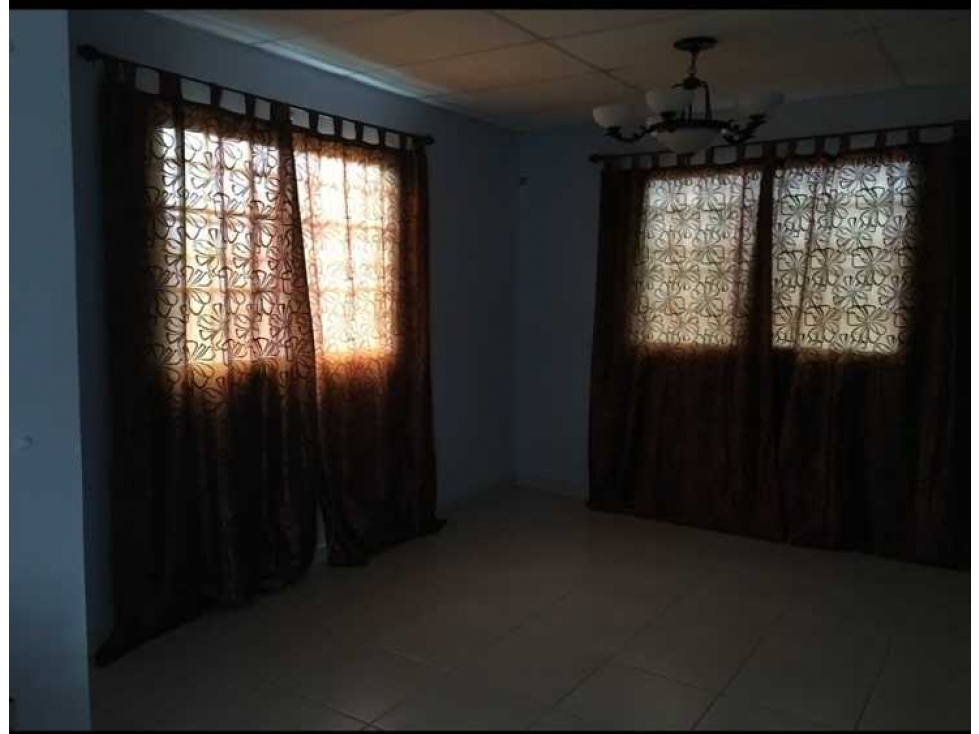 ALQUILER DE CASA EN DAVID CERCA AL FEDERAL MALL COMPLETAMENTE CERCADA — foto 5