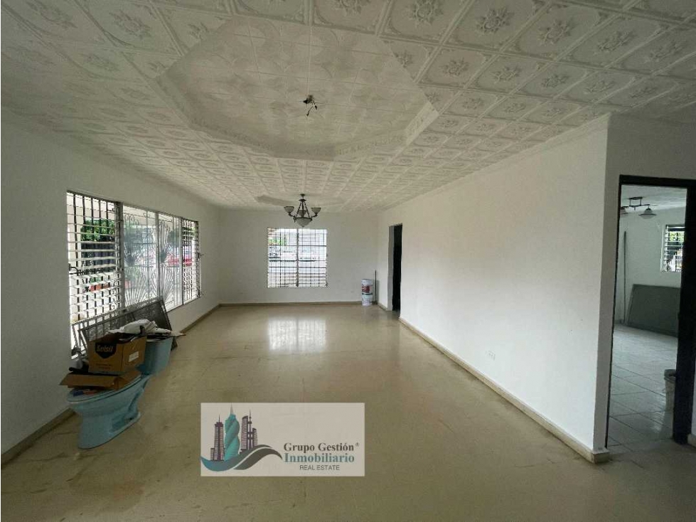 ALQUILER DE CASA COMERCIAL EN DAVID DOLEGUITA EN ESQUINA