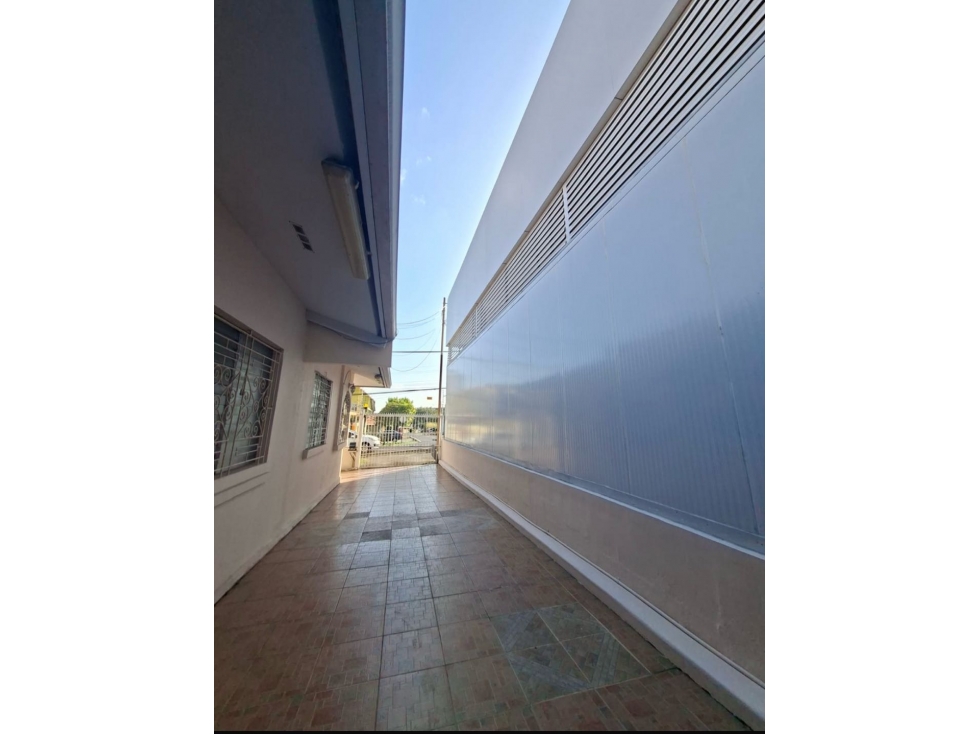 ALQUILER DE CASA COMERCIAL EN PARQUE LEFEVRE EXCELENTE ZONA 300m2 JP - 2