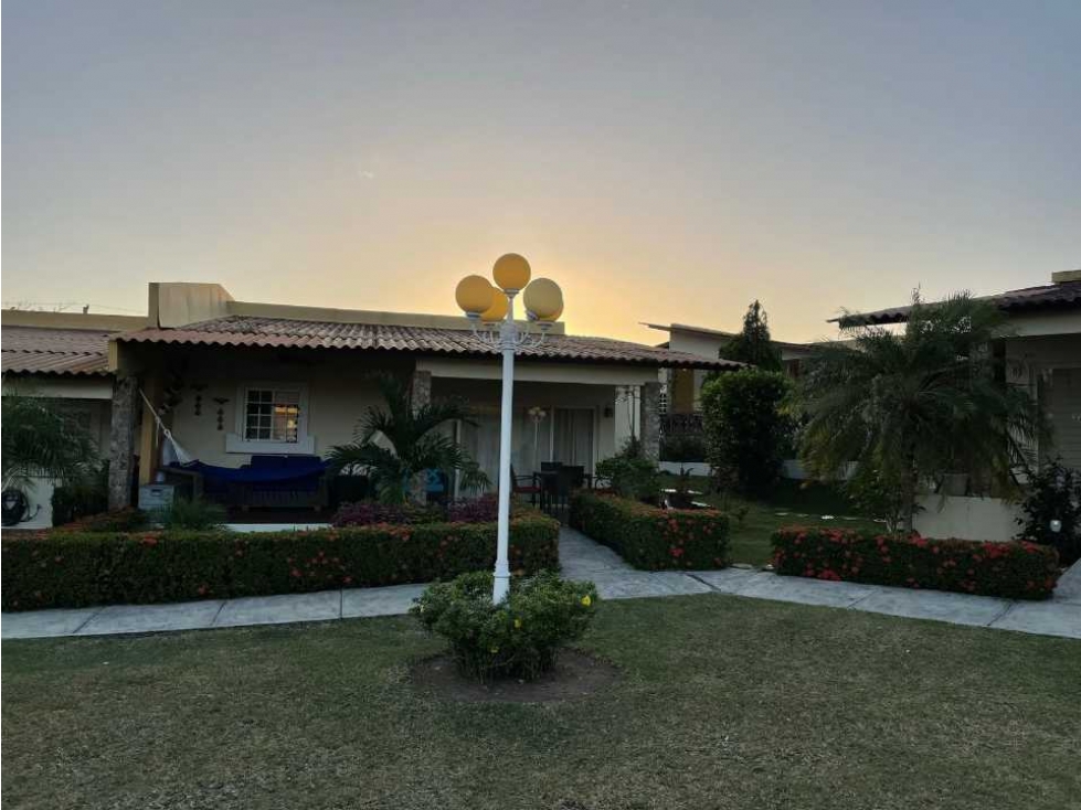ALQUILER DE CASA DE PLAYA EN LAS LAJAS, AMOBLADA Y LISTA PARA MUDARSE - 2