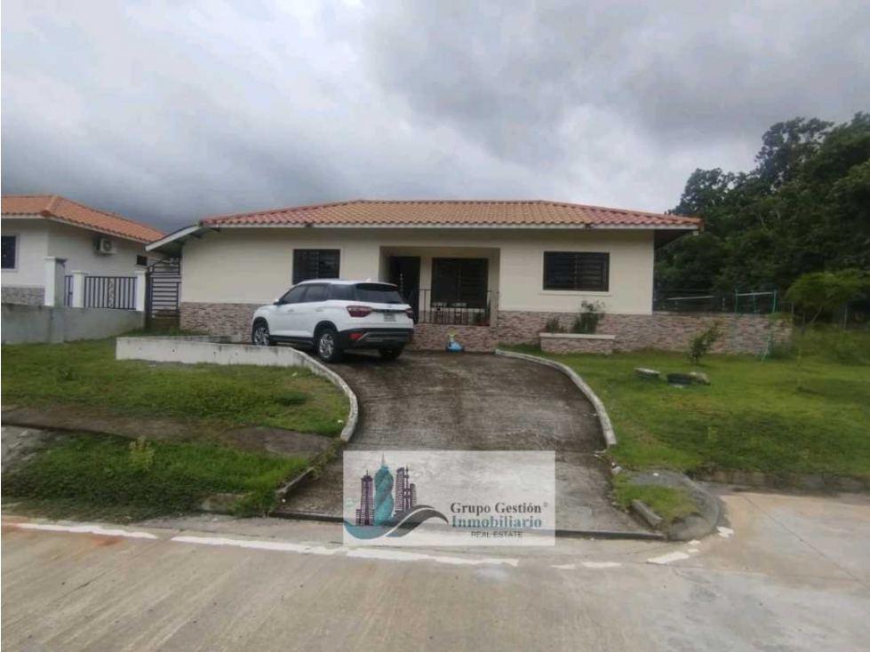 ALQUILER DE CASA EN ALGARROBOS CERCADA ATRAS