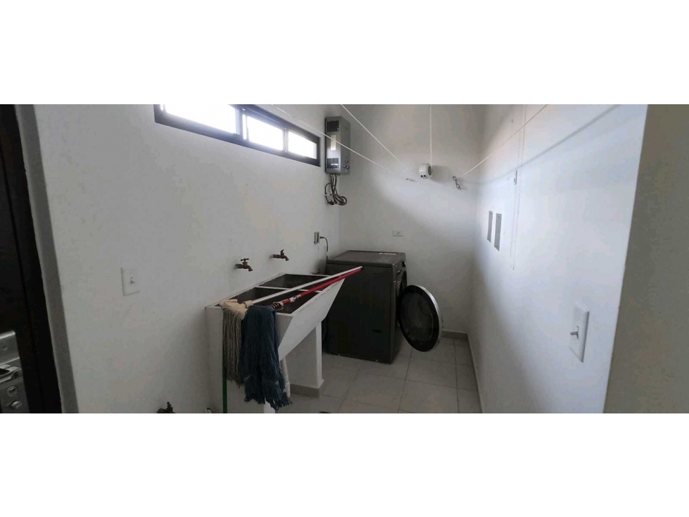 ALQUILER DE CASA EN ALGARROBOS AMOBLADA CON GARITA DE SEGURIDAD — foto 4
