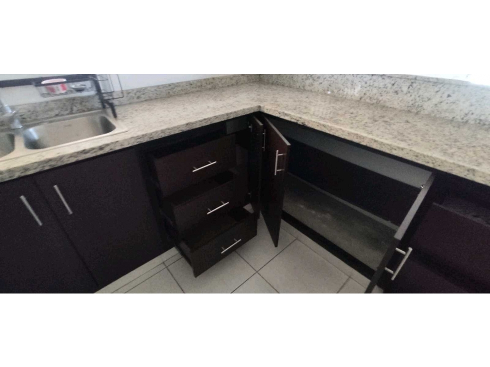 ALQUILER DE CASA EN ALGARROBOS AMOBLADA CON GARITA DE SEGURIDAD — foto 6