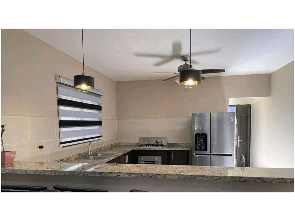 ALQUILER DE CASA EN ALGARROBOS RESIDENCIAL PRIVADO CON GARITA AMOBLADA — foto 3