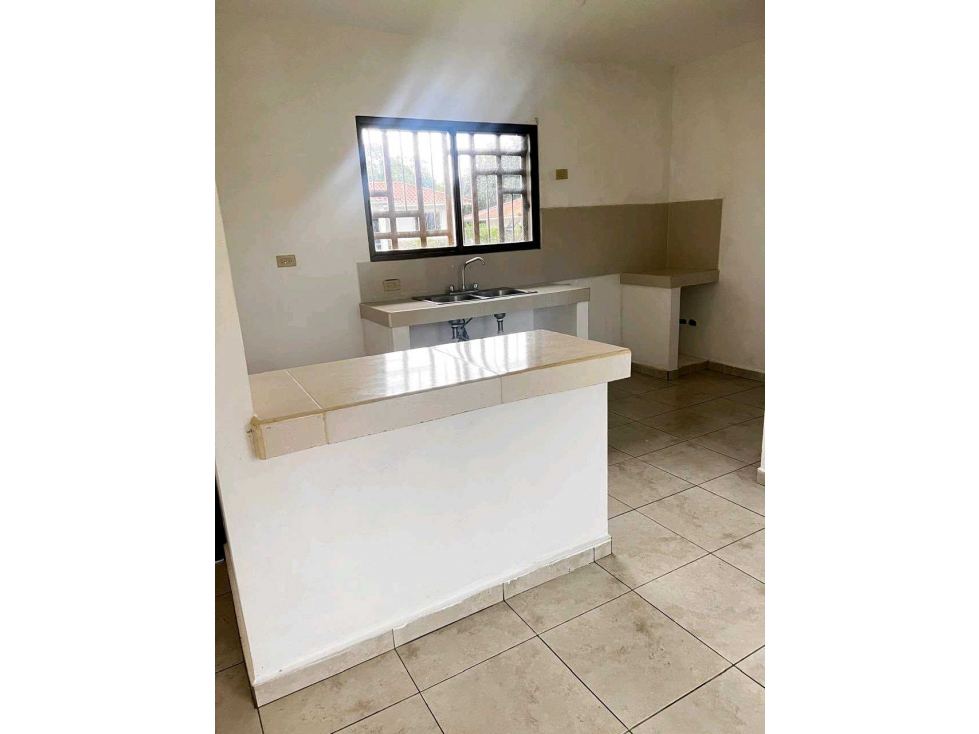 ALQUILER DE CASA EN ALGARROBOS A 10 MIN DE DAVID — foto 4