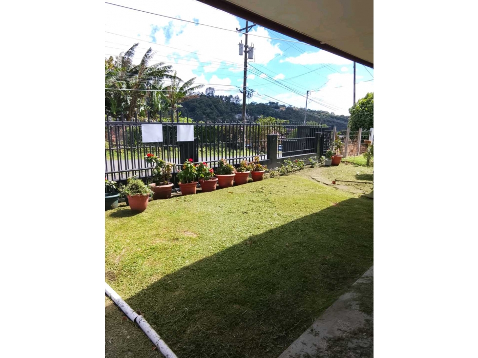 ALQUILER DE CASA EN BAJO BOQUETE 3R AMOBLADA