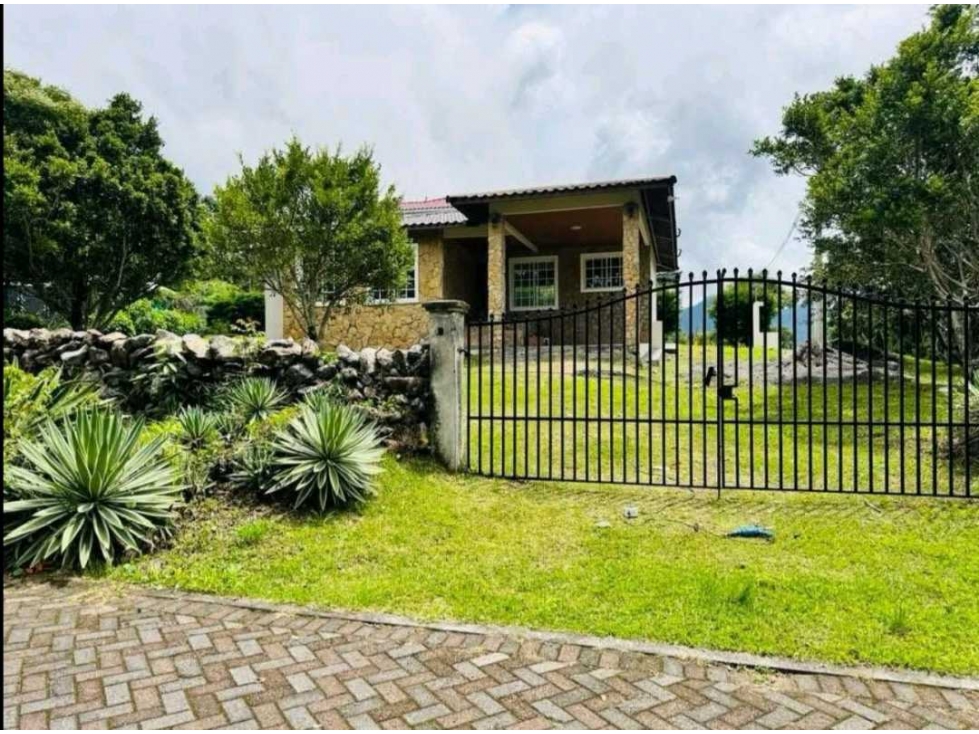 ALQUILER DE CASA EN BOQUETE 2R 2B - 1