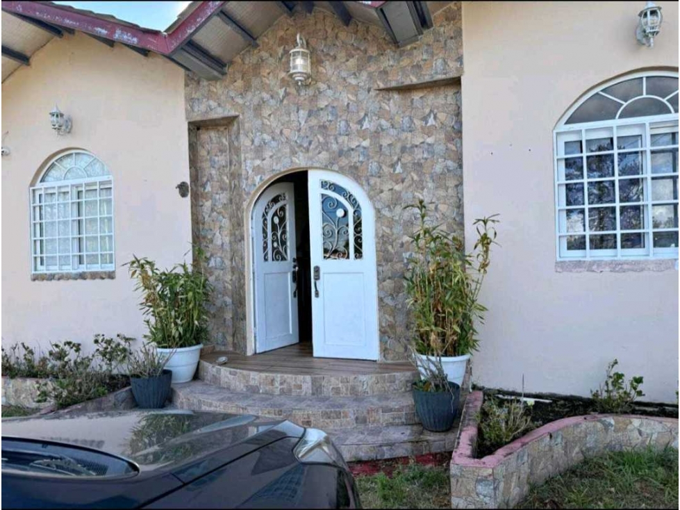 ALQUILER DE CASA EN BOQUETE AMOBLADA - 2