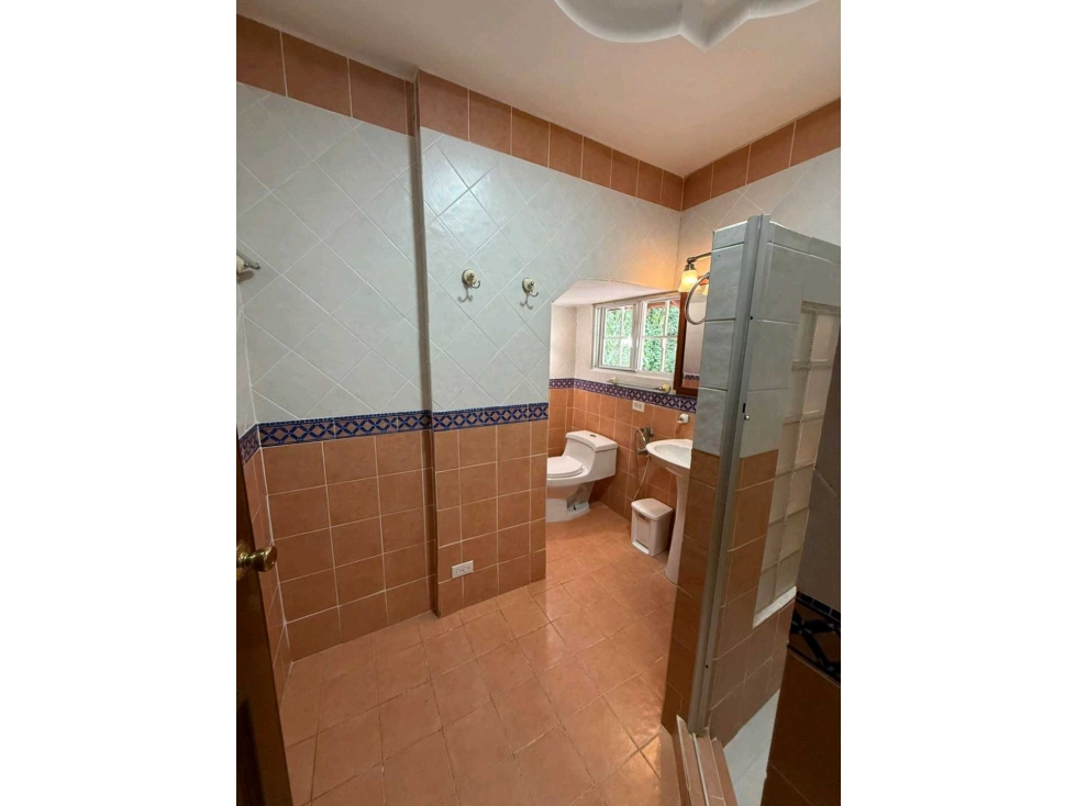 ALQUILER DE CASA EN CLAYTON 5 RECAMARAS — foto 5