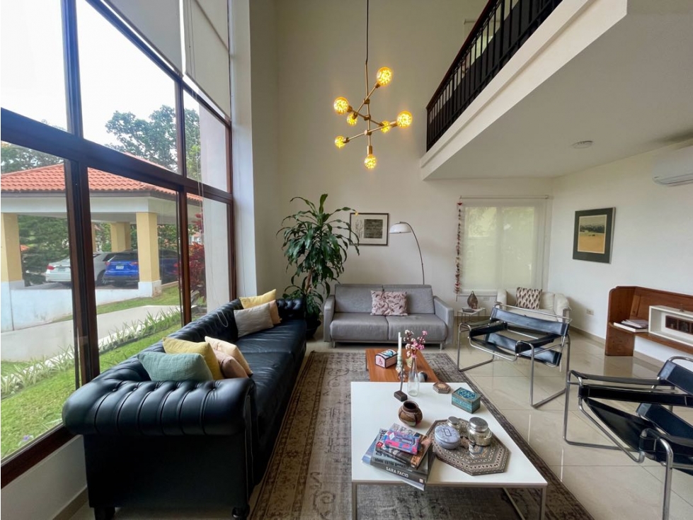 VENTA de casa en Clayton PH Los Senderos de camino de cruces — foto 3