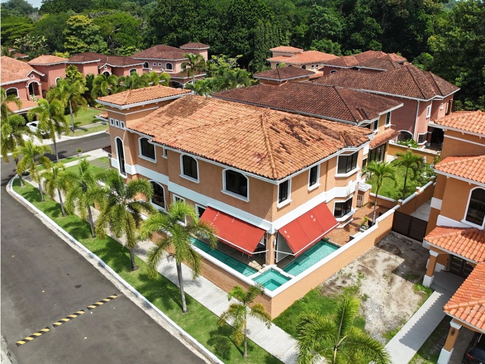 Alquiler de casa en Clayton Village, Clayton