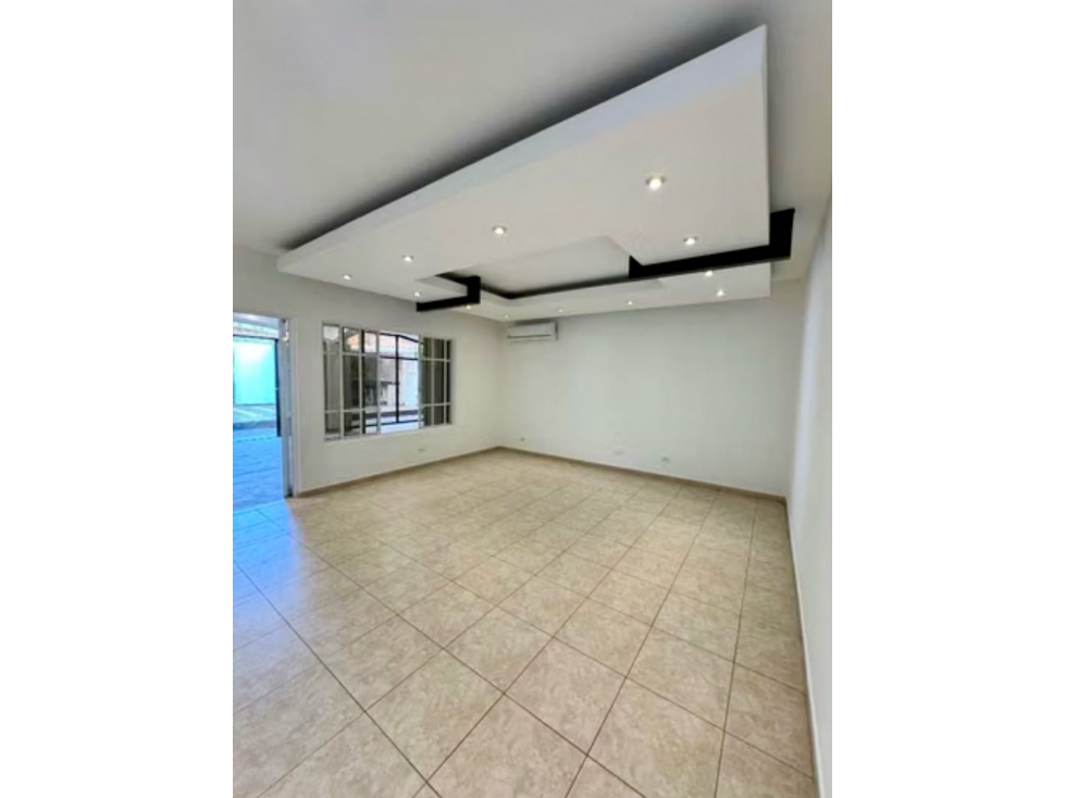 ALQUILER DE CASA EN COSTA DEL ESTE MB