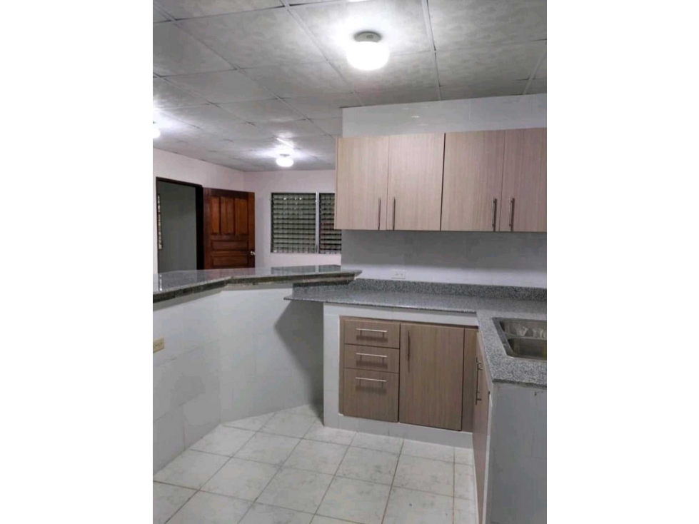 ALQUILER DE CASA EN DAVID RECIEN REMODELADA — foto 2