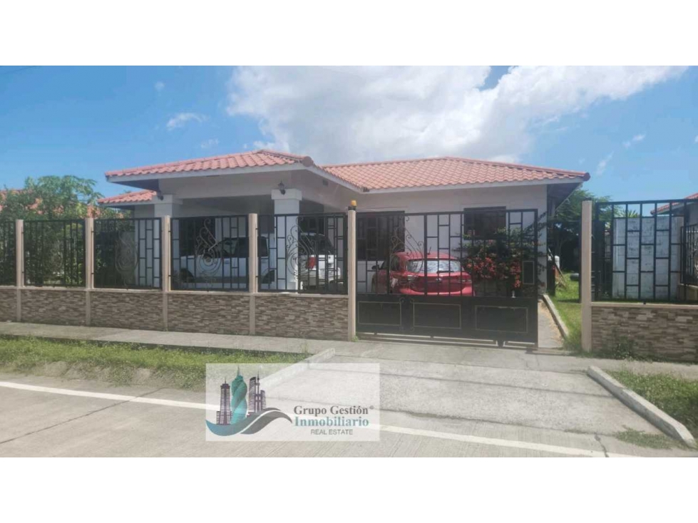ALQUILER DE CASA EN DAVID. 3 RECAMARAS COMPLETAMENTE CERCADA