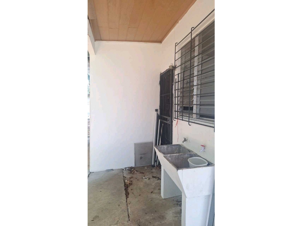 ALQUILER DE CASA EN DAVID A 1 PASO DE LA INTERAMERICANA 4R — foto 3