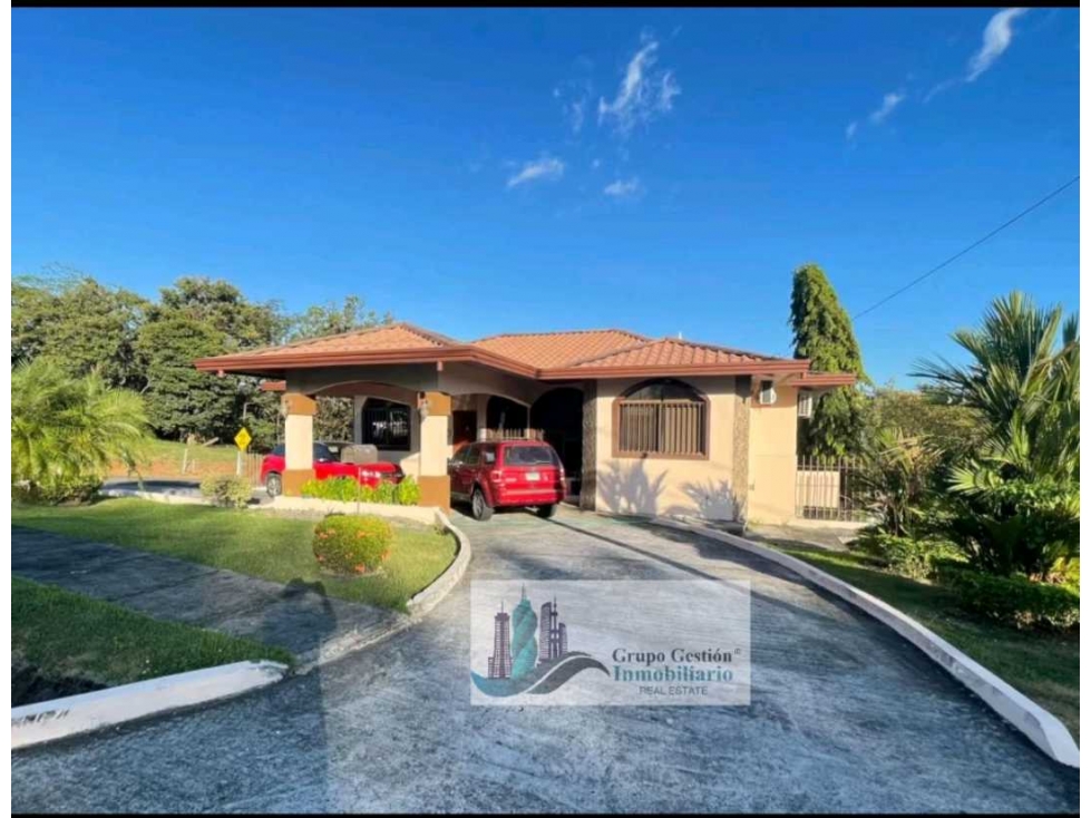 ALQUILER DE CASA EN DAVID AMOBLADA Y COMPLETAMENTE CERCADA