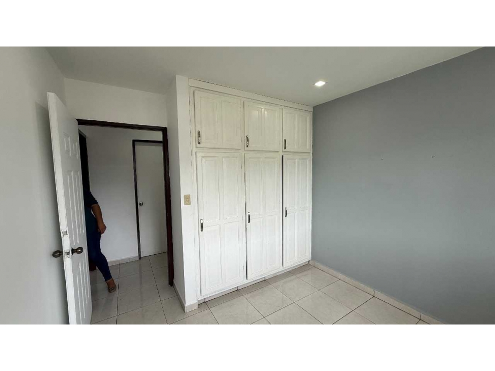 ALQUILER DE CASA EN DAVID COMPLETAMENTE CERCADO AGUA CALIENTE — foto 3
