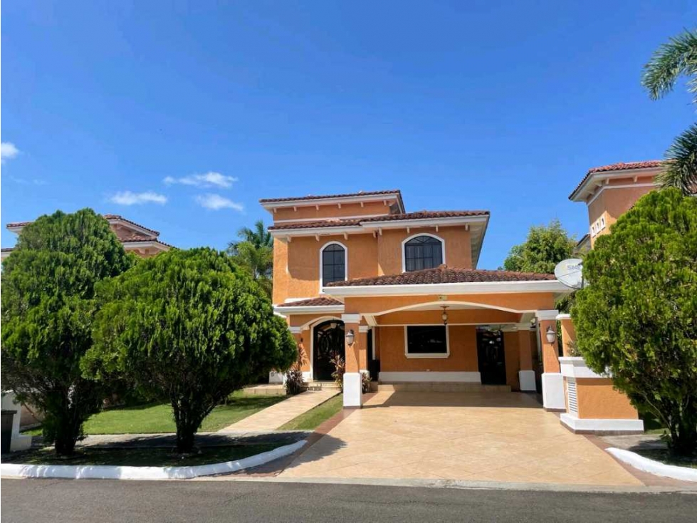 Alquiler de casa en el PH Clayton Village, Clayton — foto 2