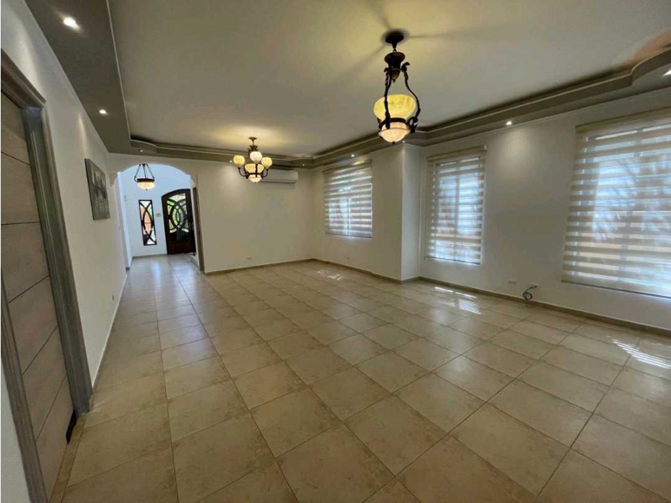 Alquiler de casa en el PH Clayton Village, Clayton — foto 6