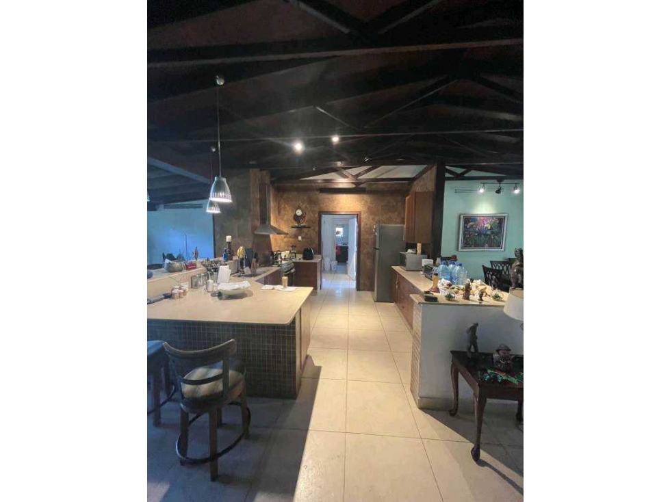 ALQUILER DE CASA EN LLANOS DE CURUNDU 300m2 - 5