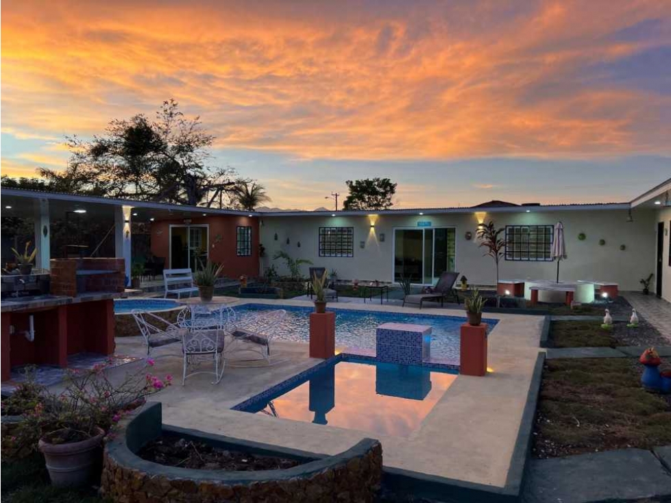 ALQUILER VACACIONAL, CASA EN NUEVA GORGONA, CON PISCINA Y AMOBLADA. - 1