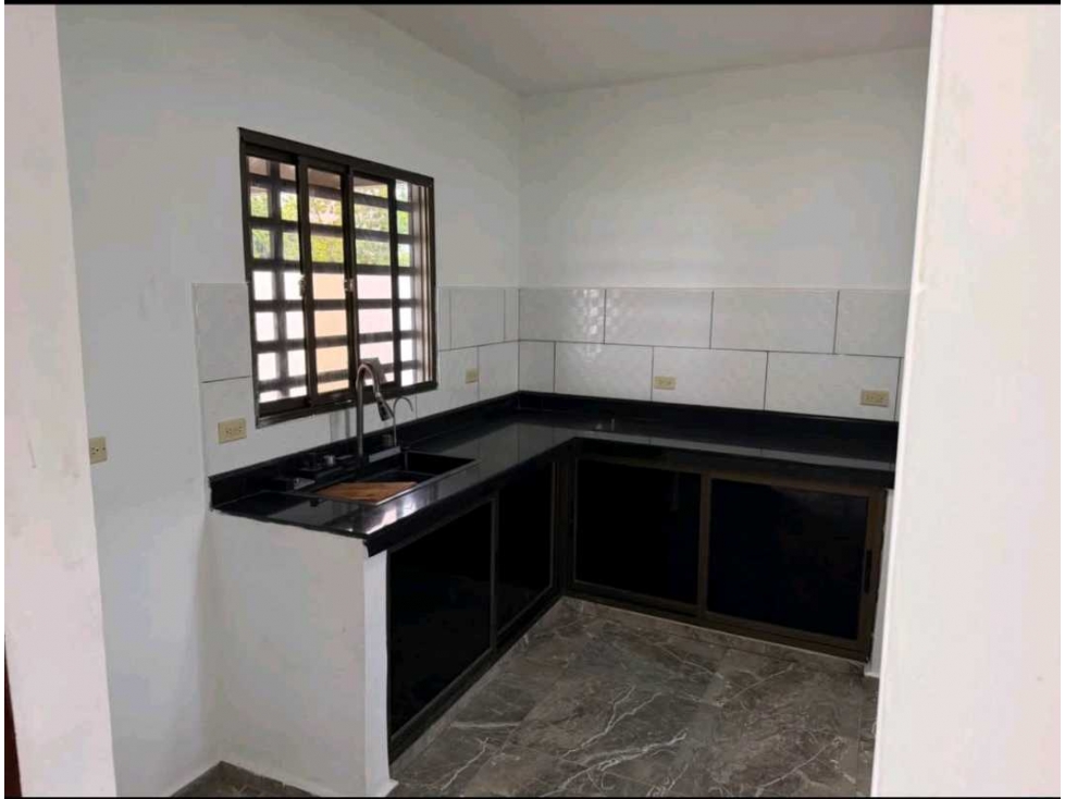 ALQUILER DE CASA EN SAN PABLO COMPLETAMENTE CERCADA 3RECAMARAS NUEVA — foto 5