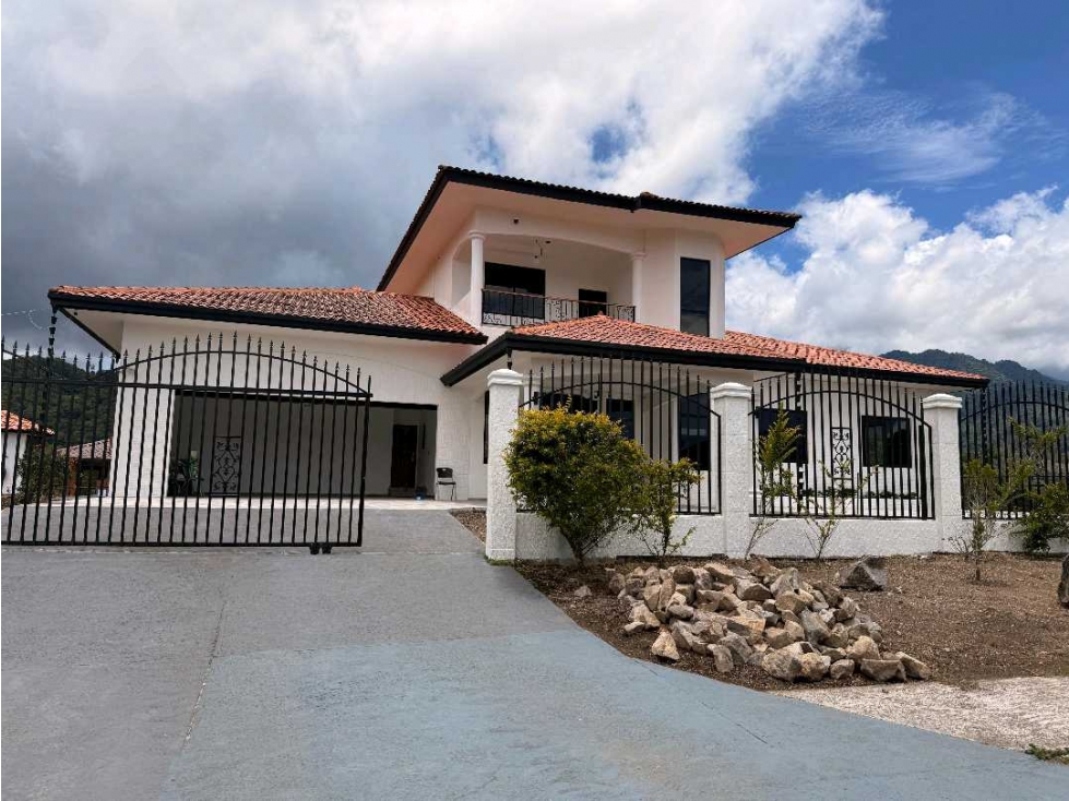 ALQUILER DE CASA EN VOLCAN NUEVA A EXTRENAR - 2