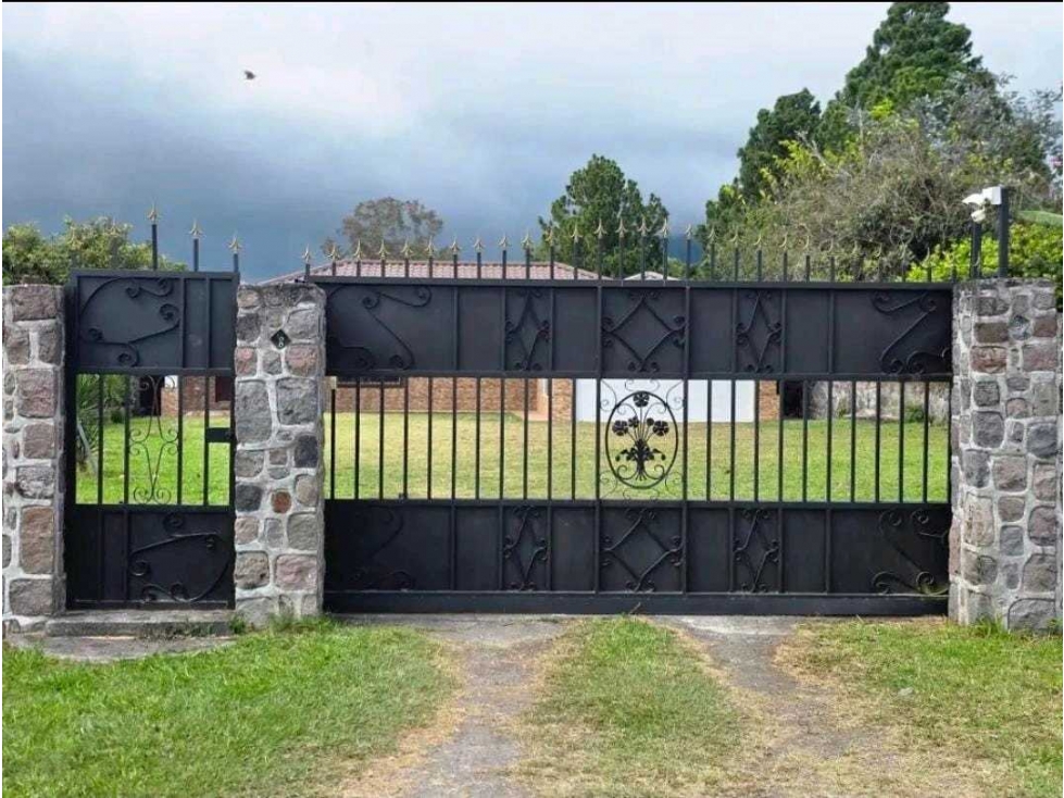 ALQUILER DE CASA EN VOLCAN SEMI AMOBLADA CERCADA C/CAMARAS DE SEGURIDA - 2