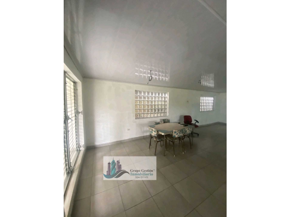 ALQUILER DE CASA O LOCAL COMERCIAL EN DAVID COMPLETAMENTE CERCADA. — foto 2