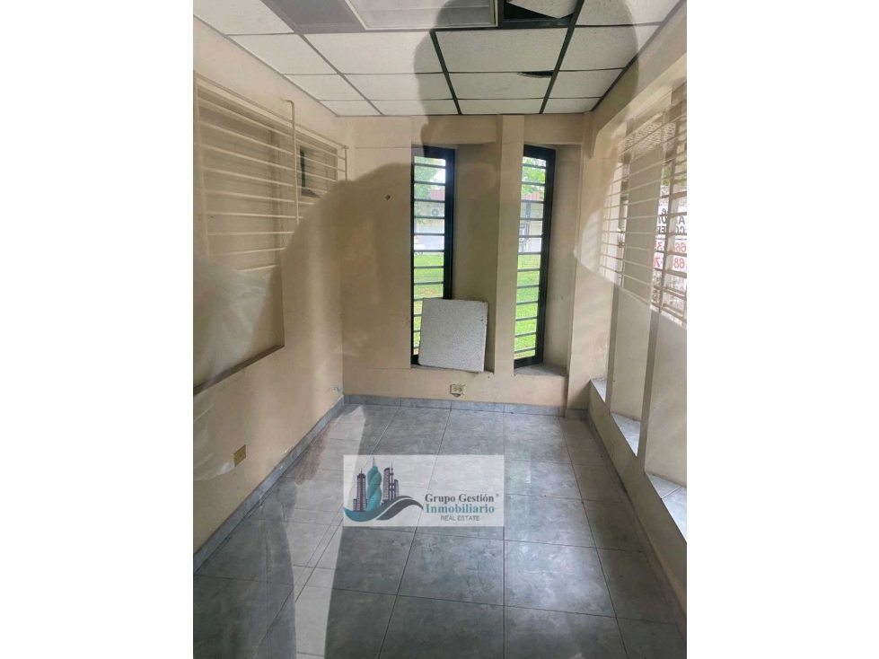 ALQUILER DE CASA O LOCAL COMERCIAL EN DAVID COMPLETAMENTE CERCADA. — foto 4