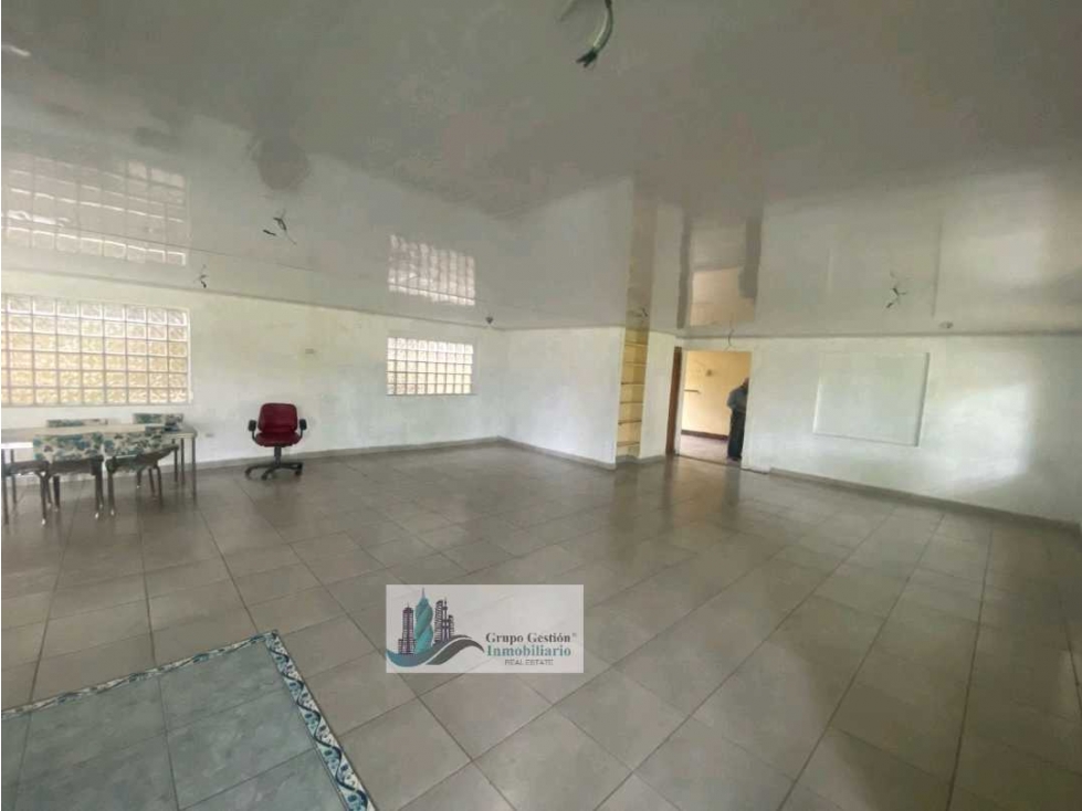 ALQUILER DE CASA O LOCAL COMERCIAL EN DAVID COMPLETAMENTE CERCADA. — foto 5
