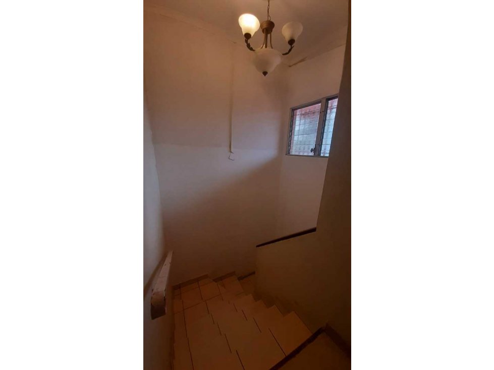 ALQUILER DE CASA PARA USO COMERCIAL O VIVIENDA 258M2 NRR — foto 5