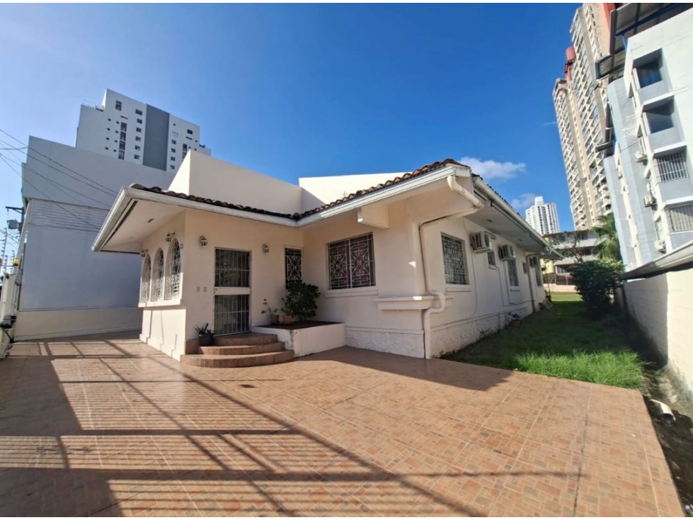 ALQUILER DE CASA COMERCIAL EN PARQUE LEFEVRE EXCELENTE ZONA 300m2 JP