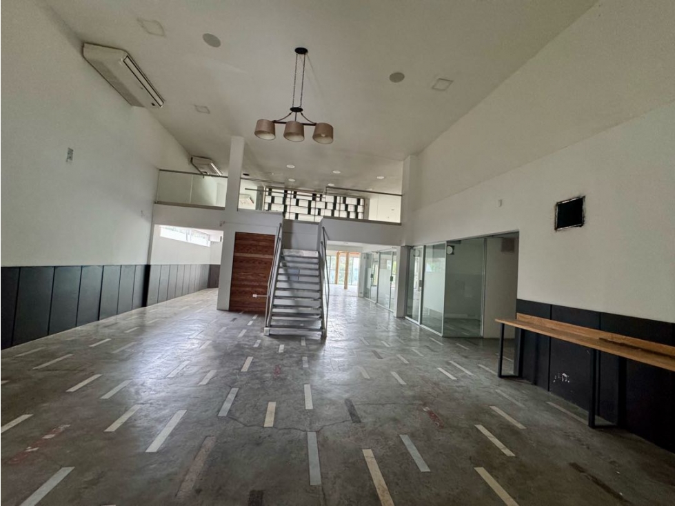 Alquiler de Local - Edificio comercial en Bella vista, Calle Uruguay - 3