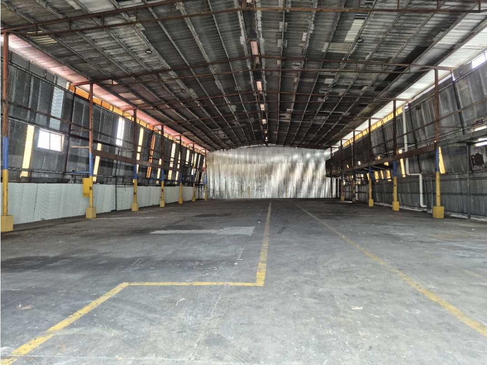 Alquiler de Galera de 1,306 mts en área industrial de los Angeles — foto 2