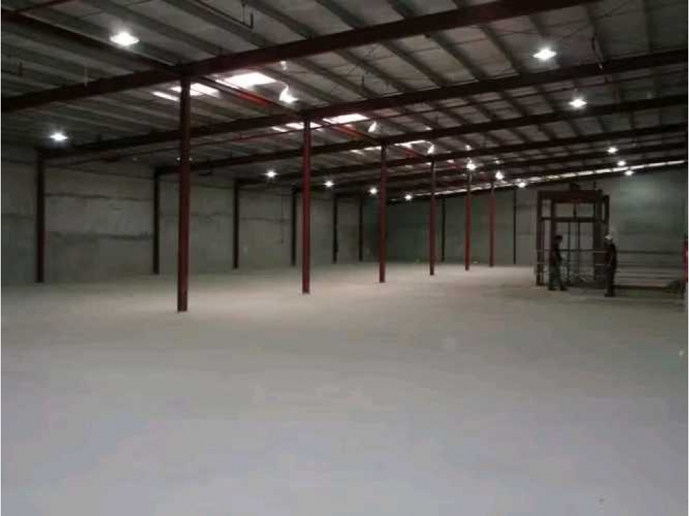 Alquiler de galera de 1,800 mts en Parque Industrial Costa del Este — foto 4
