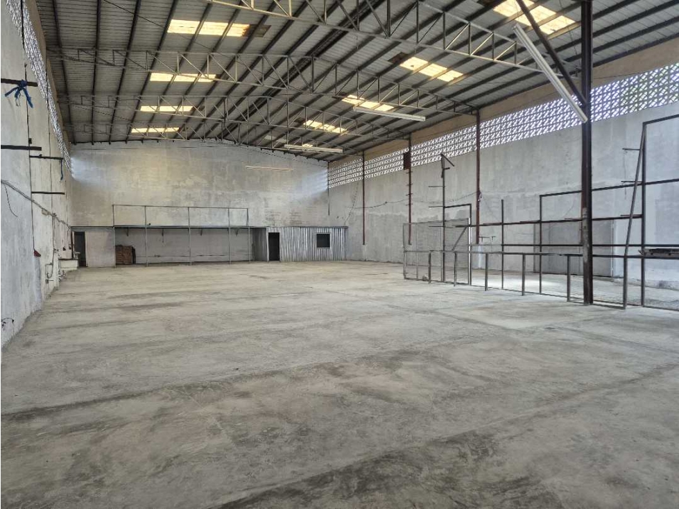 Alquiler de galera de 800 mts2 en Pueblo Nuevo — foto 3