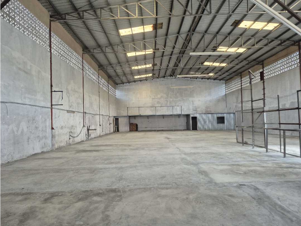 Alquiler de galera de 800 mts2 en Pueblo Nuevo — foto 4