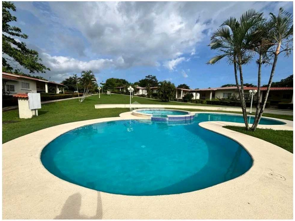 ALQUILER DE HERMOSA CASA EN LAS LAJAS CORONADO CON AREA SOCIAL