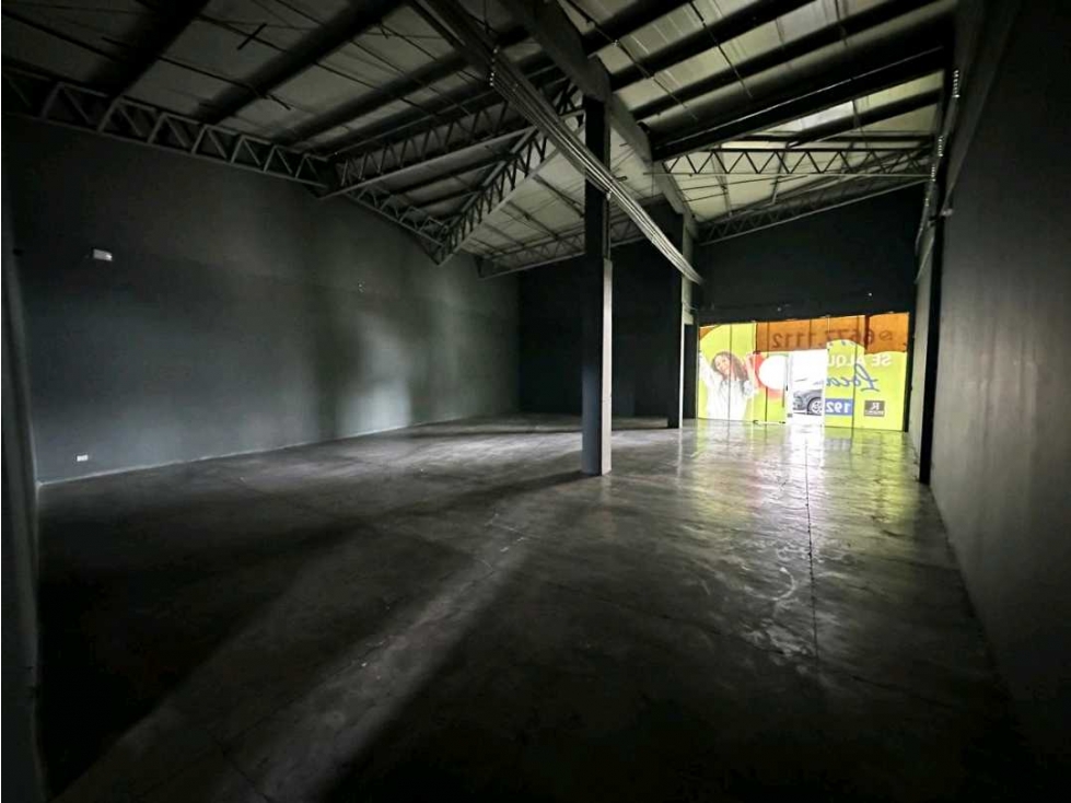 ALQUILER DE LOCAL 192 M2, CITY PLAZA EL DORADO TMBA MUERTO — foto 2