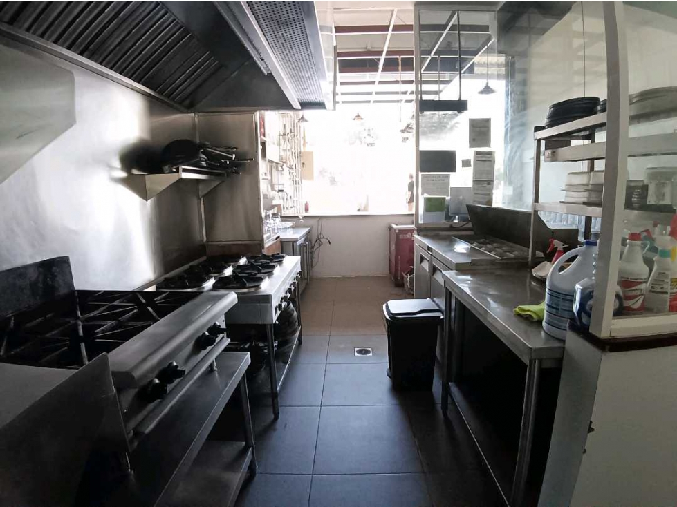 ALQUILER DE LOCAL COMERCIAL 132M2 EN OBARRIO, CENTROMALL — foto 4
