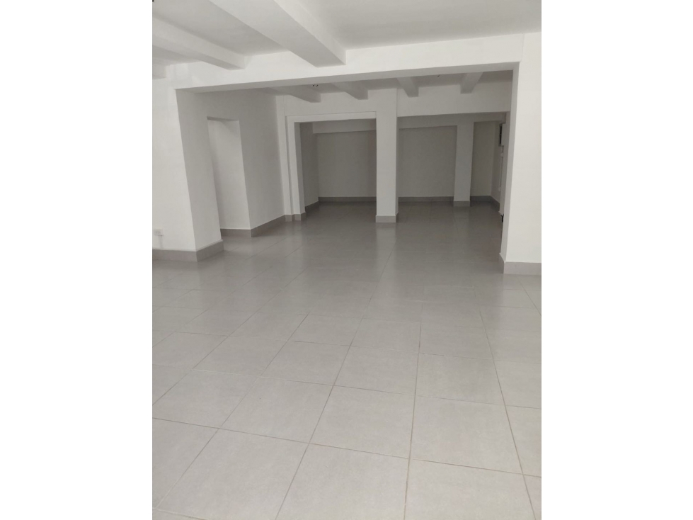 ALQUILER DE LOCAL COMERCIAL CALLE 50 PLAZA KORONI — foto 4