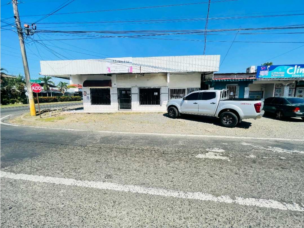 ALQUILER DE LOCAL COMERCIAL EN DAVID DE ESQUINA AREA TRANSITADA